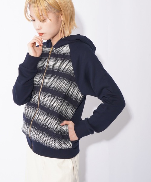 malla(マーラ)の「malla マーラ グラデーションラッセルパーカ(パーカー・レディース・ホワイト/ネイビー・FREE)」の1枚目の写真