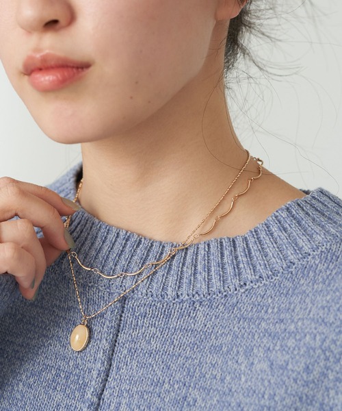earth music&ecology（アースミュージックアンドエコロジー）の「アクリルストーン2連ネックレス（ネックレス・レディース・シルバー/ゴールド・FREE）」の2枚目の写真