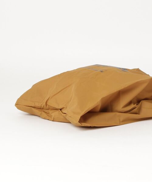 KEEN(キーン)の「KHT RECYCLE WALLET SHOPPING BAG / ケーエイチティー リサイクル ウォレットショッピングバッグ(エコバッグ/サブバッグ・メンズ・ブラウン・OS)」の3枚目の写真