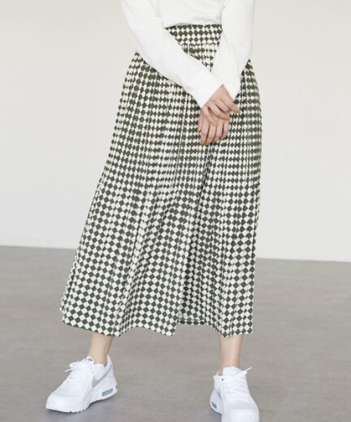 Green　Parks（グリーンパークス）の「・novem 9 ダイヤガラケシプリーツスカート（スカート・レディース・ブラック/ベージュ/カーキ・FREE）」の2枚目の写真