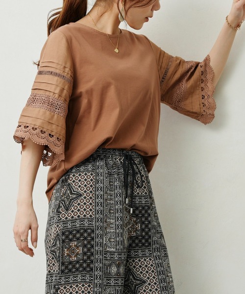 Chez toi（シェトワ）の「袖レース切替オーガニックコットンプルオーバー（Tシャツ/カットソー・レディース・ブラック/オフホワイト/キャメル・FREE）」の7枚目の写真