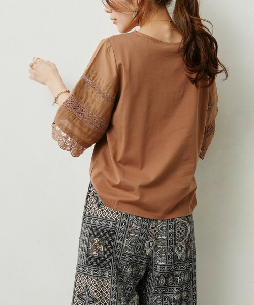 Chez toi（シェトワ）の「袖レース切替オーガニックコットンプルオーバー（Tシャツ/カットソー・レディース・ブラック/オフホワイト/キャメル・FREE）」の9枚目の写真