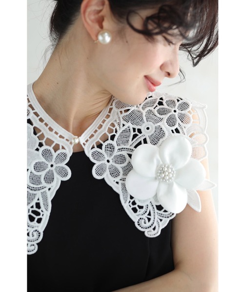 cawaii(カワイイ)の「花コサージュ咲くカッティングレースの付け襟(付け襟・レディース・ホワイト・FREE)」の1枚目の写真