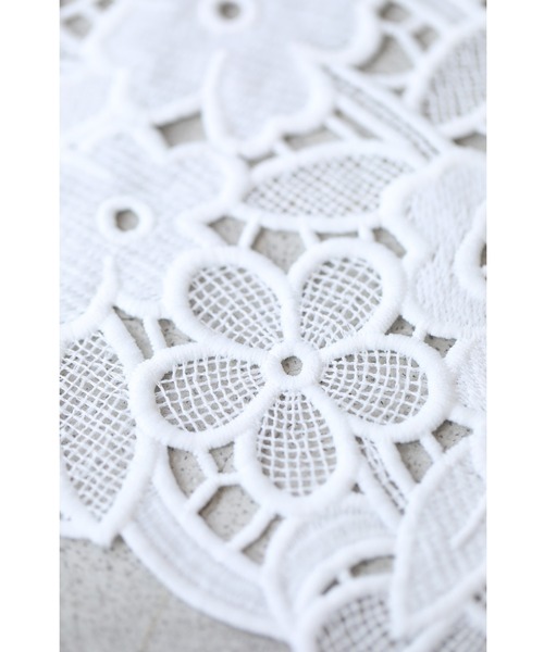 cawaii(カワイイ)の「花コサージュ咲くカッティングレースの付け襟(付け襟・レディース・ホワイト・FREE)」の8枚目の写真