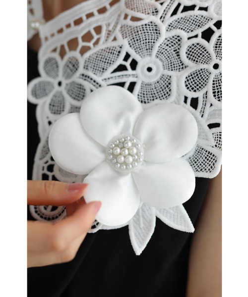 cawaii(カワイイ)の「花コサージュ咲くカッティングレースの付け襟(付け襟・レディース・ホワイト・FREE)」の10枚目の写真