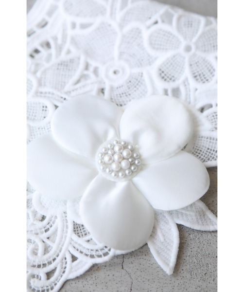 cawaii(カワイイ)の「花コサージュ咲くカッティングレースの付け襟(付け襟・レディース・ホワイト・FREE)」の15枚目の写真