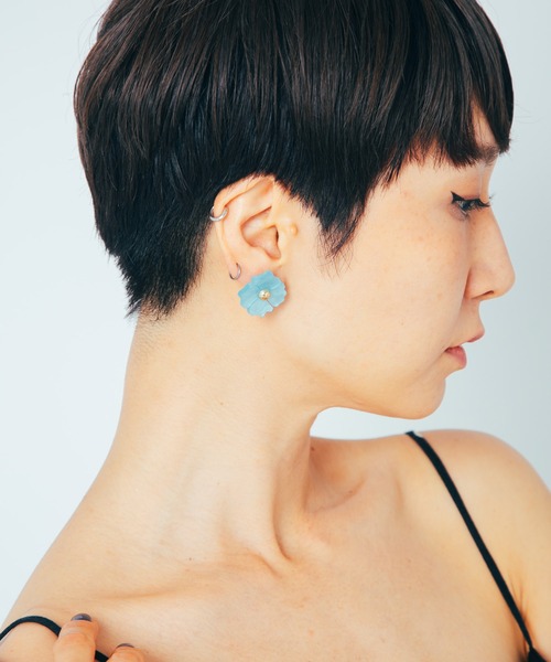 COLOR TOKYO ACCESSORIES(カラートウキョウアクセサリー)の「アクリルフラワーピアス(ピアス(両耳用)・レディース・ブルー/グリーン/Beige/Purple/White/PINK・FREE)」の8枚目の写真
