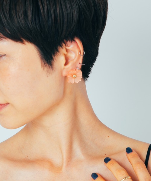 COLOR TOKYO ACCESSORIES(カラートウキョウアクセサリー)の「アクリルフラワーピアス(ピアス(両耳用)・レディース・ブルー/グリーン/Beige/Purple/White/PINK・FREE)」の11枚目の写真