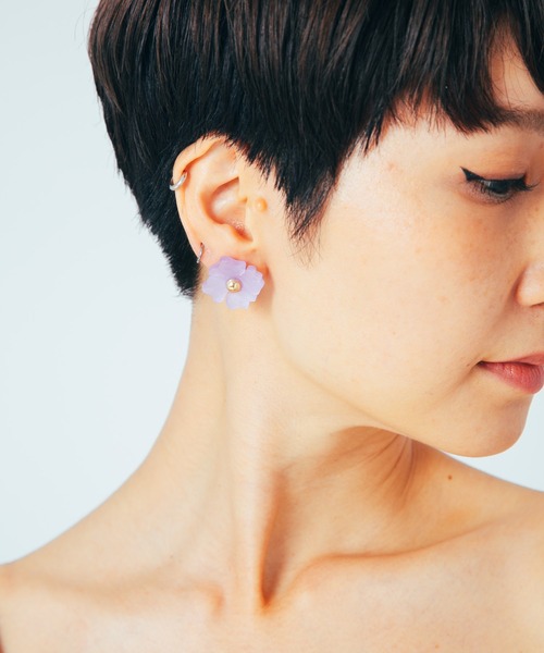 COLOR TOKYO ACCESSORIES(カラートウキョウアクセサリー)の「アクリルフラワーピアス(ピアス(両耳用)・レディース・ブルー/グリーン/Beige/Purple/White/PINK・FREE)」の21枚目の写真