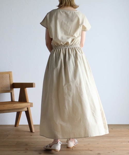 Fizz（フィズ）の「【Fizz/フィズ】　フレンチスリーブウエスト切替えマキシ丈ワンピース（ワンピース・レディース・ブルー/グレイッシュベージュ/チャコール・M）」の5枚目の写真