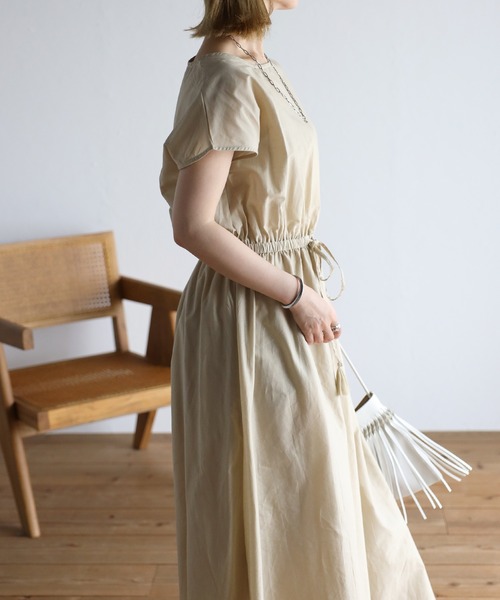 Fizz（フィズ）の「【Fizz/フィズ】　フレンチスリーブウエスト切替えマキシ丈ワンピース（ワンピース・レディース・ブルー/グレイッシュベージュ/チャコール・M）」の7枚目の写真