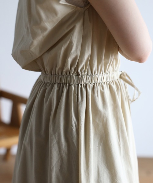 Fizz（フィズ）の「【Fizz/フィズ】　フレンチスリーブウエスト切替えマキシ丈ワンピース（ワンピース・レディース・ブルー/グレイッシュベージュ/チャコール・M）」の12枚目の写真