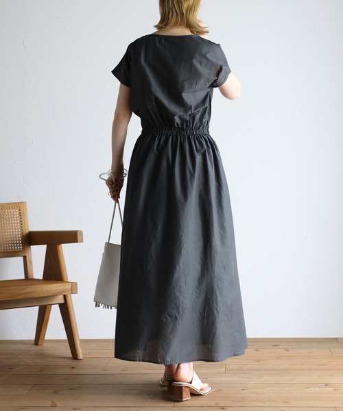 Fizz（フィズ）の「【Fizz/フィズ】　フレンチスリーブウエスト切替えマキシ丈ワンピース（ワンピース・レディース・ブルー/グレイッシュベージュ/チャコール・M）」の20枚目の写真