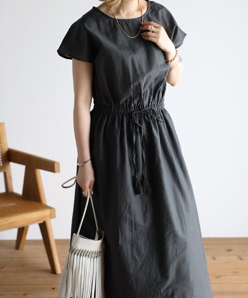 Fizz（フィズ）の「【Fizz/フィズ】　フレンチスリーブウエスト切替えマキシ丈ワンピース（ワンピース・レディース・ブルー/グレイッシュベージュ/チャコール・M）」の21枚目の写真