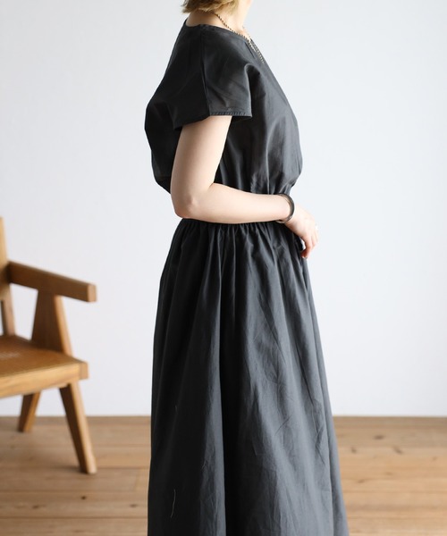 Fizz（フィズ）の「【Fizz/フィズ】　フレンチスリーブウエスト切替えマキシ丈ワンピース（ワンピース・レディース・ブルー/グレイッシュベージュ/チャコール・M）」の22枚目の写真