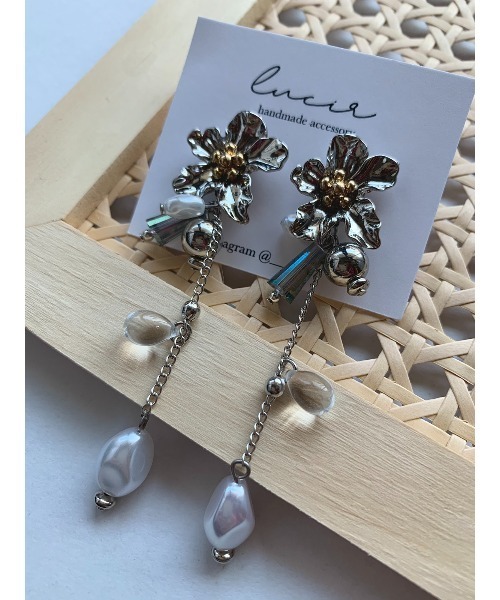 tone(トーン)の「【lucir】フラワードロップピアス(MA)(ピアス(両耳用)・レディース・シルバー・FREE)」の3枚目の写真