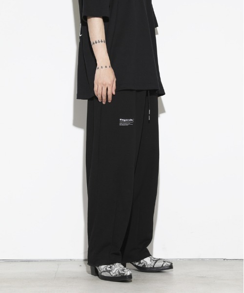 LEGENDA(レジェンダ)の「レジェンダ スイッチングワイド スウェットシャツパンツ / LEGENDA Switching Wide Sweatpants(スウェットパンツ・メンズ・ブラック/アッシュ・FREE)」の2枚目の写真