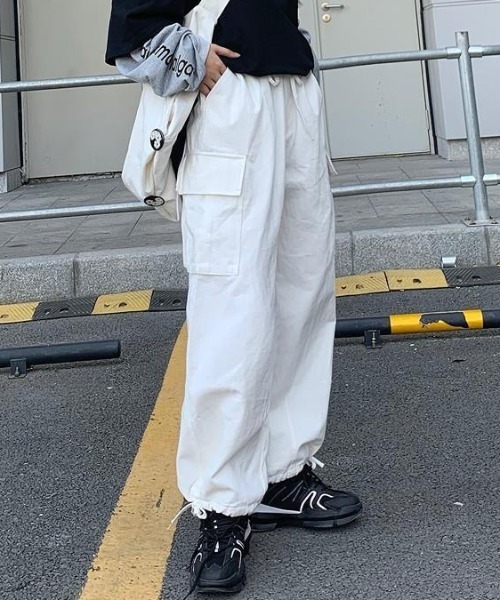 Vipoa（ヴィポア）の「ルーズスピンドルカーゴパンツ（カーゴパンツ