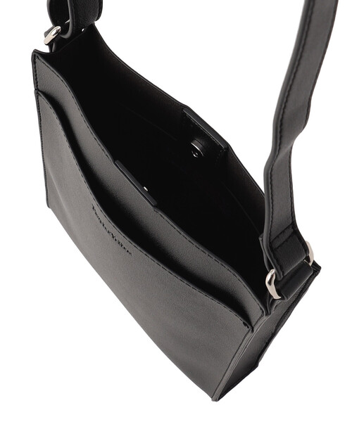 Purple&Yellow（パープルアンドイエロー）の「フェイクレザー ミニショルダーバッグ（ショルダーバッグ・メンズ・ブラック・FREE）」の6枚目の写真