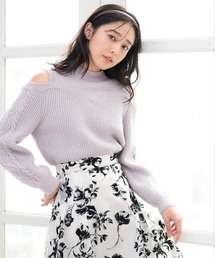 【WEB限定】フラッフィー肩開きケーブルニット
