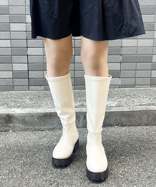 Sugar Sugar(シュガーシュガー)の「【SUGAR SUGAR シュガーシュガー】軽量厚底ストレッチロングブーツ(ブーツ・レディース・ブラック/アイボリー・M/S/L/LL)」の2枚目の写真