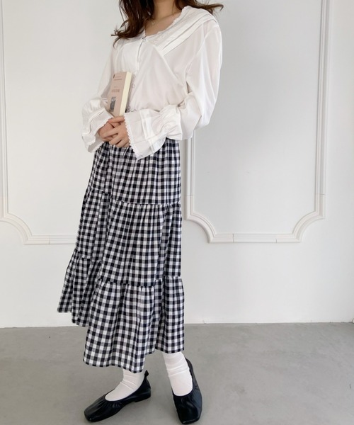 Loueme(ルエム)の「【23S/S 春夏新作】レーストリム深Vネックブラウス(シャツ/ブラウス・レディース・ホワイト/ブラック・FREE)」の3枚目の写真