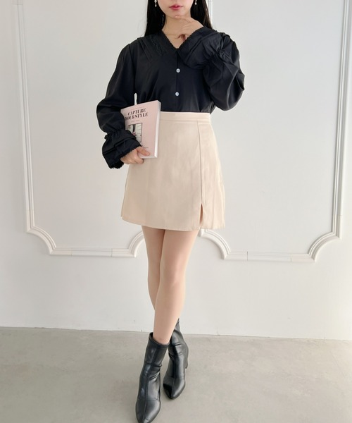 Loueme(ルエム)の「【23S/S 春夏新作】レーストリム深Vネックブラウス(シャツ/ブラウス・レディース・ホワイト/ブラック・FREE)」の9枚目の写真