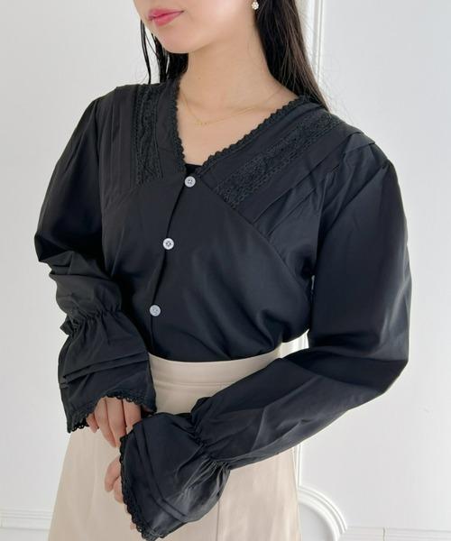 Loueme(ルエム)の「【23S/S 春夏新作】レーストリム深Vネックブラウス(シャツ/ブラウス・レディース・ホワイト/ブラック・FREE)」の6枚目の写真