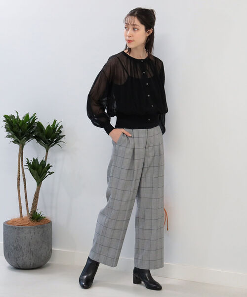 Ray BEAMS(レイビームス)の「Ray BEAMS / ネック ギャザー シアー カーディガン(カーディガン/ボレロ・レディース・ライトブルー/ブラック/レッド系その他・ONE SIZE)」の20枚目の写真