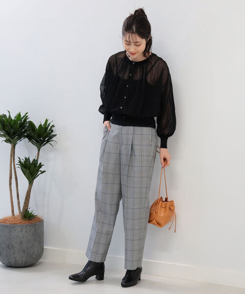 Ray BEAMS(レイビームス)の「Ray BEAMS / ネック ギャザー シアー カーディガン(カーディガン/ボレロ・レディース・ライトブルー/ブラック/レッド系その他・ONE SIZE)」の21枚目の写真