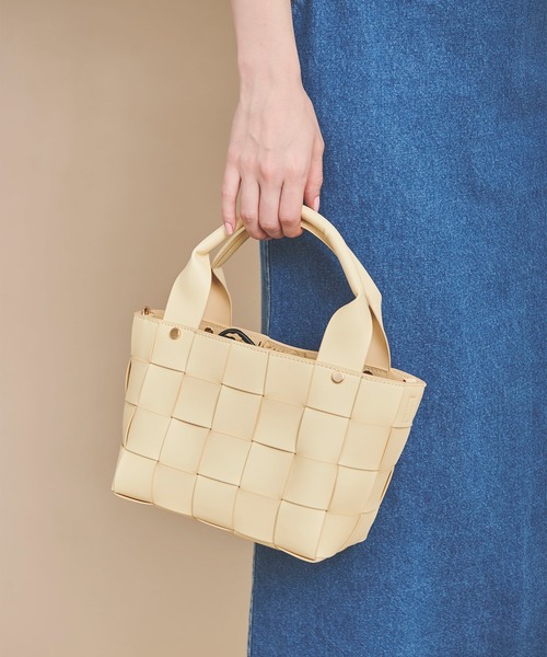 31 Sons de mode(トランテアン ソン ドゥ モード)の「PU編みバッグ(ショルダーバッグ・レディース・オフホワイト/イエロー/ピンク・フリー)」の5枚目の写真