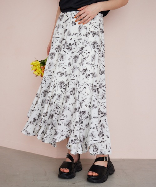 mysty woman（ミスティウーマン）の「エスカルゴマーメイドスカート 191946（スカート・レディース・ブラック系その他/ベージュ系1/アイボリー/ベージュ系その他/ブラック系3/グレー系1/ブルー系1/ブラック系1/ホワイト系1/グレー系2/ブラック系2/ホワイト系その他3/ホワイト系その他/グリーン系その他/ブラウン系その他/ブラック系8/ブラック系その他7・FREE）」の12枚目の写真