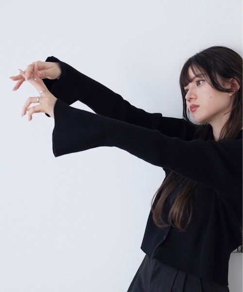 17HR（セブンティーンアワーズ）の「フレアスリーブニットカーディガン（カーディガン/ボレロ・レディース・ホワイト/ブラック・FREE）」の2枚目の写真