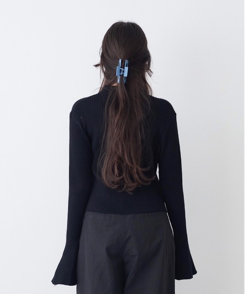 17HR（セブンティーンアワーズ）の「フレアスリーブニットカーディガン（カーディガン/ボレロ・レディース・ホワイト/ブラック・FREE）」の11枚目の写真