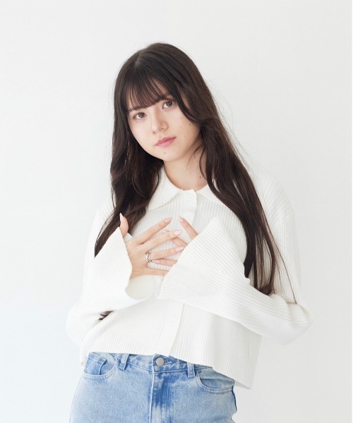 17HR（セブンティーンアワーズ）の「フレアスリーブニットカーディガン（カーディガン/ボレロ・レディース・ホワイト/ブラック・FREE）」の4枚目の写真