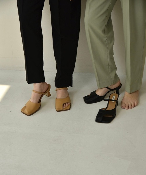 I_am(アイアム)の「design toe cut mule(サンダル・レディース・ベージュ・M/L)」の3枚目の写真