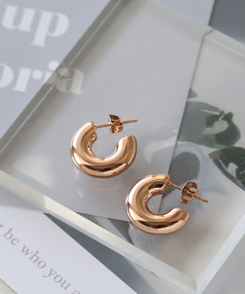 colleca la（コレカラ）の「[stainless]ステンレス・プランプフープピアス〈金属アレルギー対応〉（ピアス（両耳用）・レディース・ゴールド/ピンクゴールド/シルバー・ﾌﾘ-）」の3枚目の写真