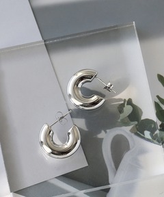 ダブルライン バイカラー ハグピアス（ピアス（両耳用））｜ete（エテ