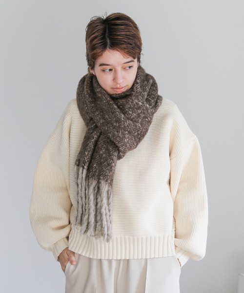 select MOCA(セレクトモカ)の「【ZOZO限定】ボリュームフリンジヘリンボーンシャギーマフラー(マフラー・レディース・ブラック/ブラウン・FREE)」の9枚目の写真