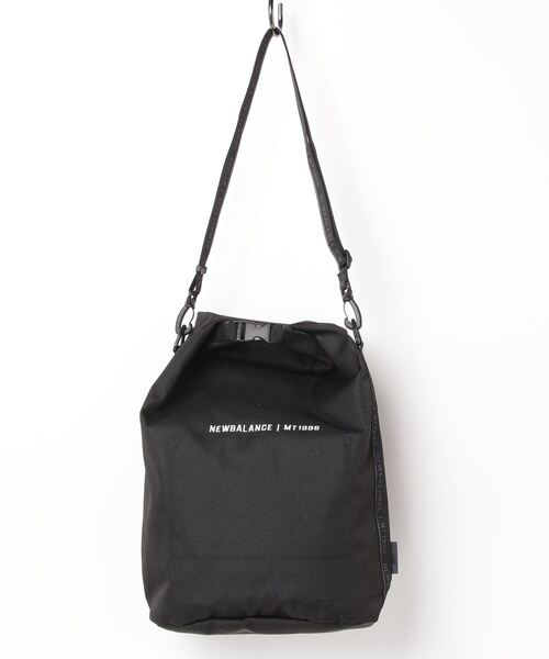 NEW BALANCE（ニューバランス）の「MT1996 ショルダートップロールバック（ショルダーバッグ・メンズ・ベージュ/ブラック・ONE SIZE）」の7枚目の写真