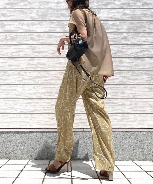 Q（キュー）の「ラインアートプリントサテンパンツ（その他パンツ・レディース・ブラック系/ベージュ系・MEDIUM）」の9枚目の写真