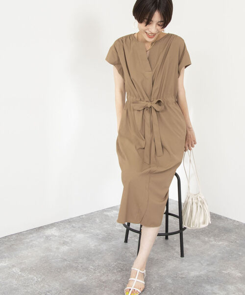 NOLLEY’S(ノーリーズ)の「ウォッシャブルフロントタックワンピース(ワンピース・レディース・ブラウン/ネイビー/イエロー・36/38)」の9枚目の写真