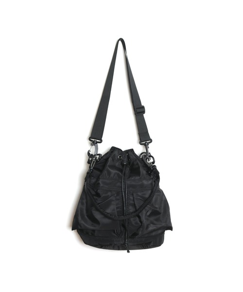 MAISON mou（メゾンムー）の「【recomend selection/セレクト】double pocket drawstring bag ダブルポケット巾着 2way バッグ（ショルダーバッグ・レディース・ブラック/オフホワイト/カーキ/ベージュ/チャコールグレー/ライトブラウン・FREE）」の9枚目の写真