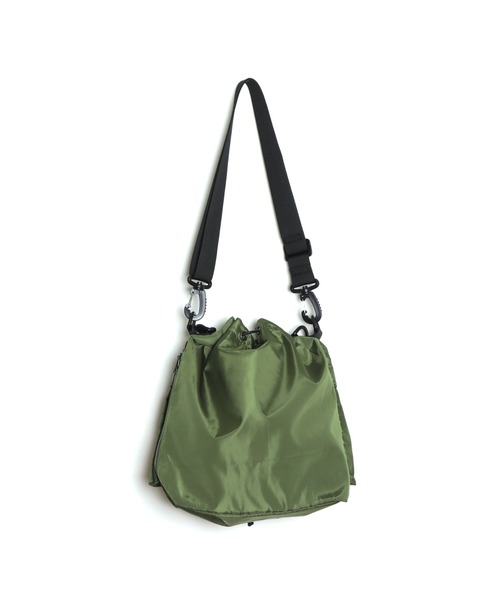 MAISON mou（メゾンムー）の「【recomend selection/セレクト】double pocket drawstring bag ダブルポケット巾着 2way バッグ（ショルダーバッグ・レディース・ブラック/オフホワイト/カーキ/ベージュ/チャコールグレー/ライトブラウン・FREE）」の12枚目の写真