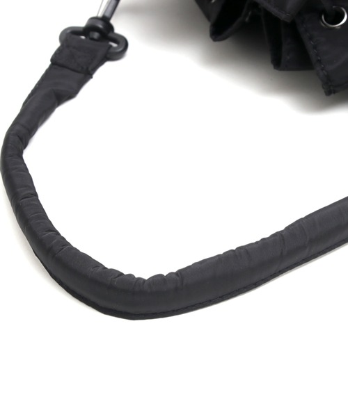 MAISON mou（メゾンムー）の「【recomend selection/セレクト】double pocket drawstring bag ダブルポケット巾着 2way バッグ（ショルダーバッグ・レディース・ブラック/オフホワイト/カーキ/ベージュ/チャコールグレー/ライトブラウン・FREE）」の21枚目の写真