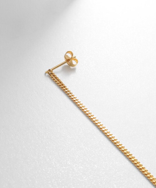 COCOSHNIK ONKITSCH(ココシュニックオンキッチュ)の「シルバー チェーンピアス フラットカーブロング(片耳用) GP(ピアス(両耳用)・レディース・ゴールド・00)」の3枚目の写真