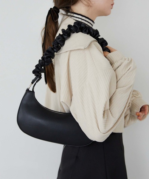 archives(アルシーヴ)の「ギャザーハンドルHOBOバッグ(ハンドバッグ・レディース・ブラック/グレイッシュベージュ/グリーン系その他・FREE)」の2枚目の写真