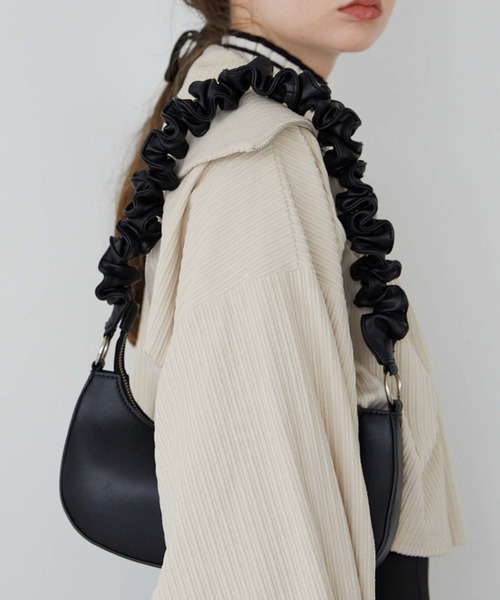 archives(アルシーヴ)の「ギャザーハンドルHOBOバッグ(ハンドバッグ・レディース・ブラック/グレイッシュベージュ/グリーン系その他・FREE)」の6枚目の写真