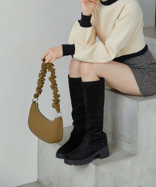 archives(アルシーヴ)の「ギャザーハンドルHOBOバッグ(ハンドバッグ・レディース・ブラック/グレイッシュベージュ/グリーン系その他・FREE)」の14枚目の写真