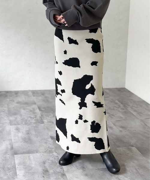 Per sist ence(パーシエンス)の「Per sist ence/パーシエンス 総柄ジャガードスカート(スカート・レディース・グレー/ブラック/ブラック系2/チャコールグレー/ホワイト系/ブラック系1/グレー系1/ベージュ/チャコールグレー×ブラック/ホワイト系2/ホワイト系3/ブラック系3/グレー系2/ベージュ系2/グレー系3/ブラック系4・FREE)」の3枚目の写真
